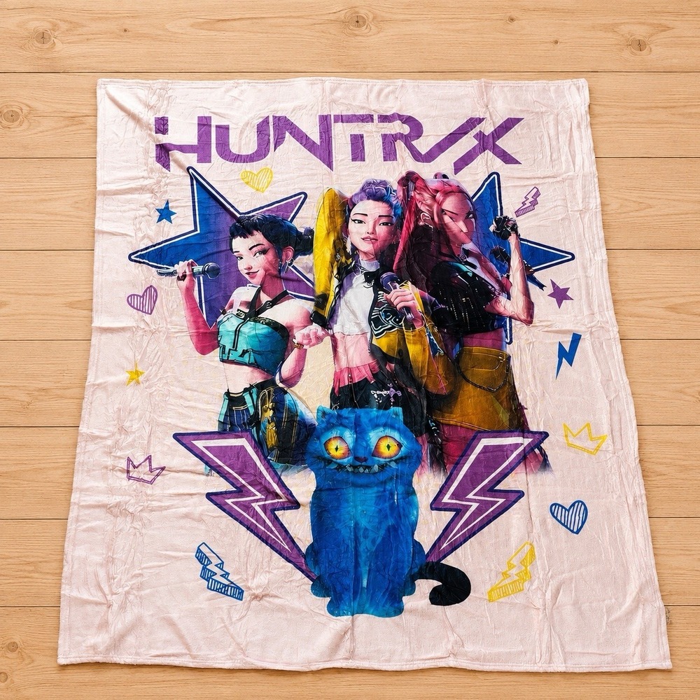 KPop Demon Hunters HUNTR/X Pink Plush Fleece Throw Blanket Approx. 48 x 56[J]
